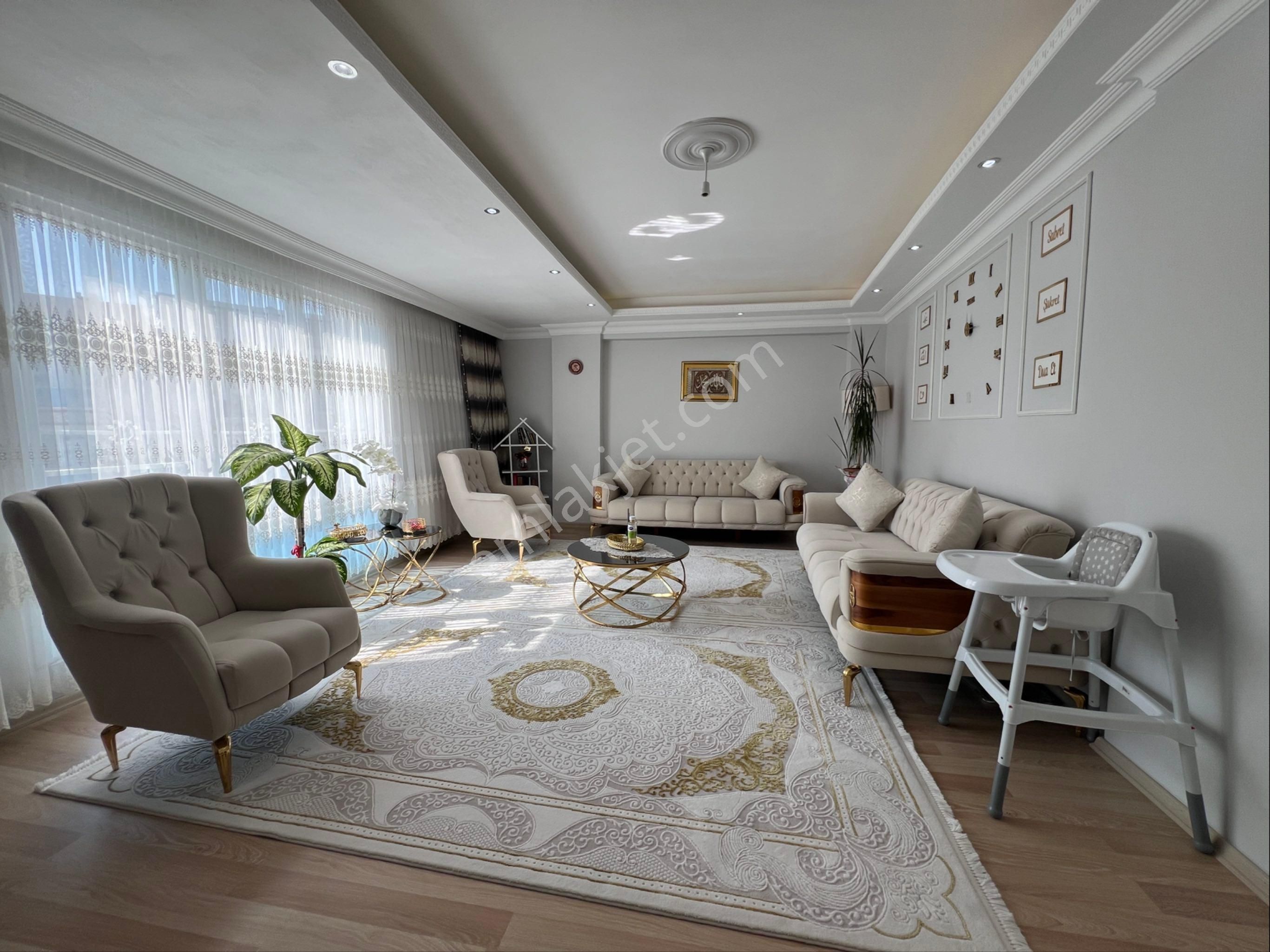 Esenyurt Ta Satılık En Genis En Guzel 3+1 Caddeye 2 Dakika Mesafede