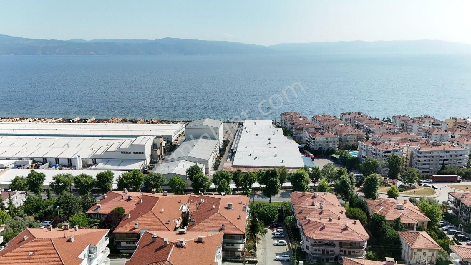 Mudanya Yeni Mahallede Deniz Manzaralı Arakat Geniş Kiralık 3+1 Daire