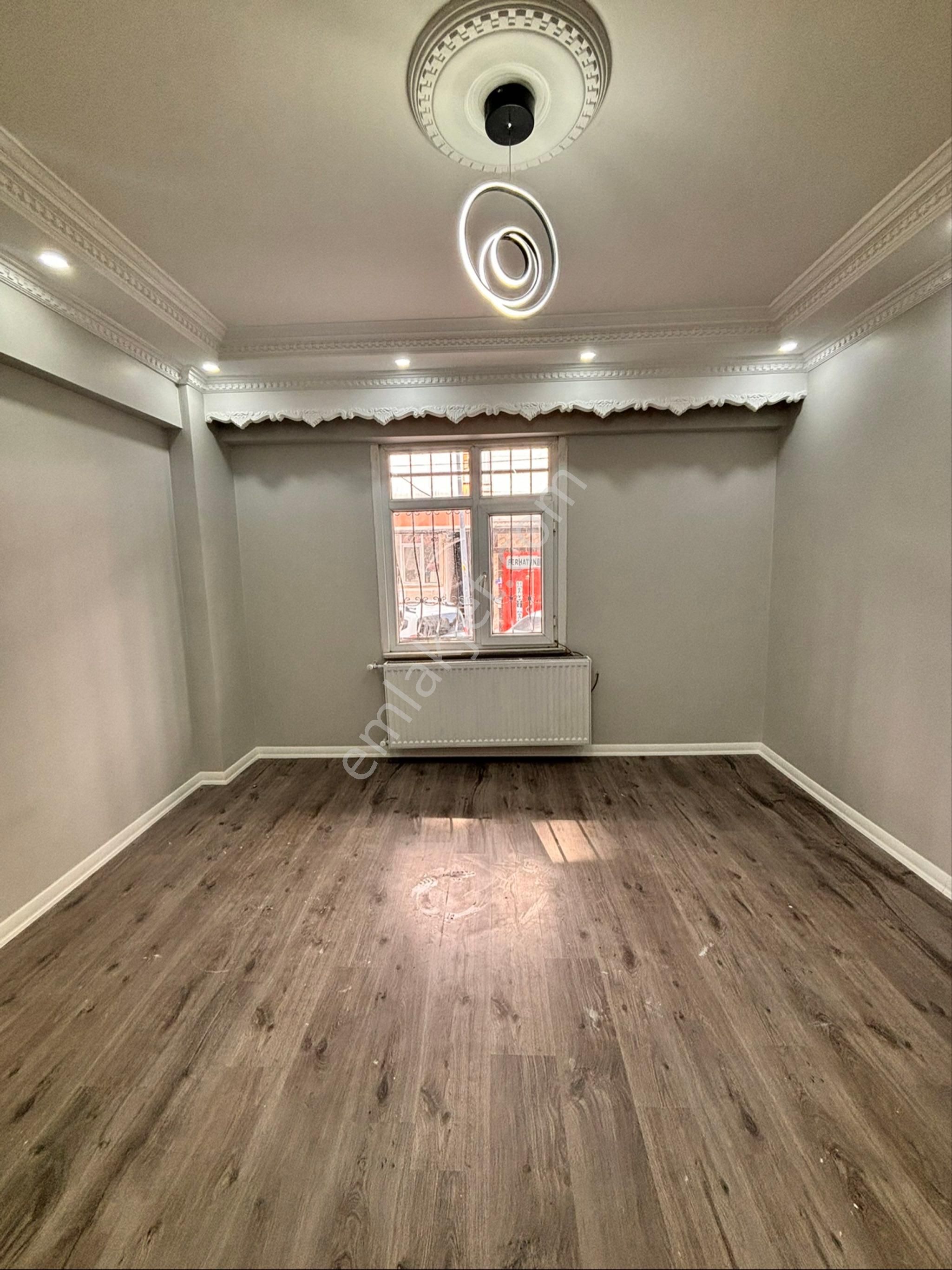 Hem Geniş Hem Merkezi Fek Değil Gerçek İlan Boş Komisyonsuz Ara Kat Emsali 3+1/120m2 Yüksek Giriş