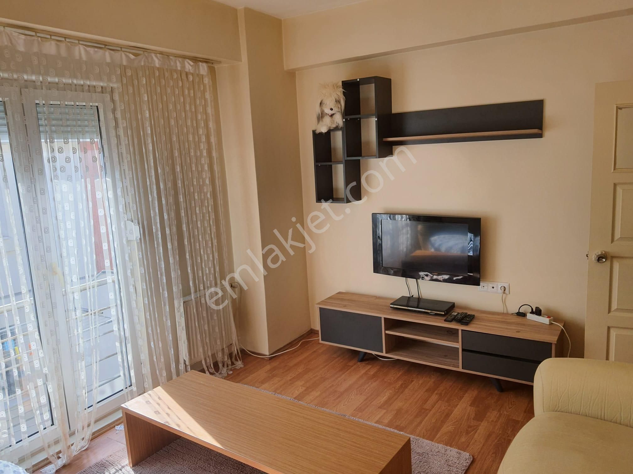 Nil Emlak Gayrimenkulden Eczacılık Kapısı Yakını 50m2 1+1 Daire