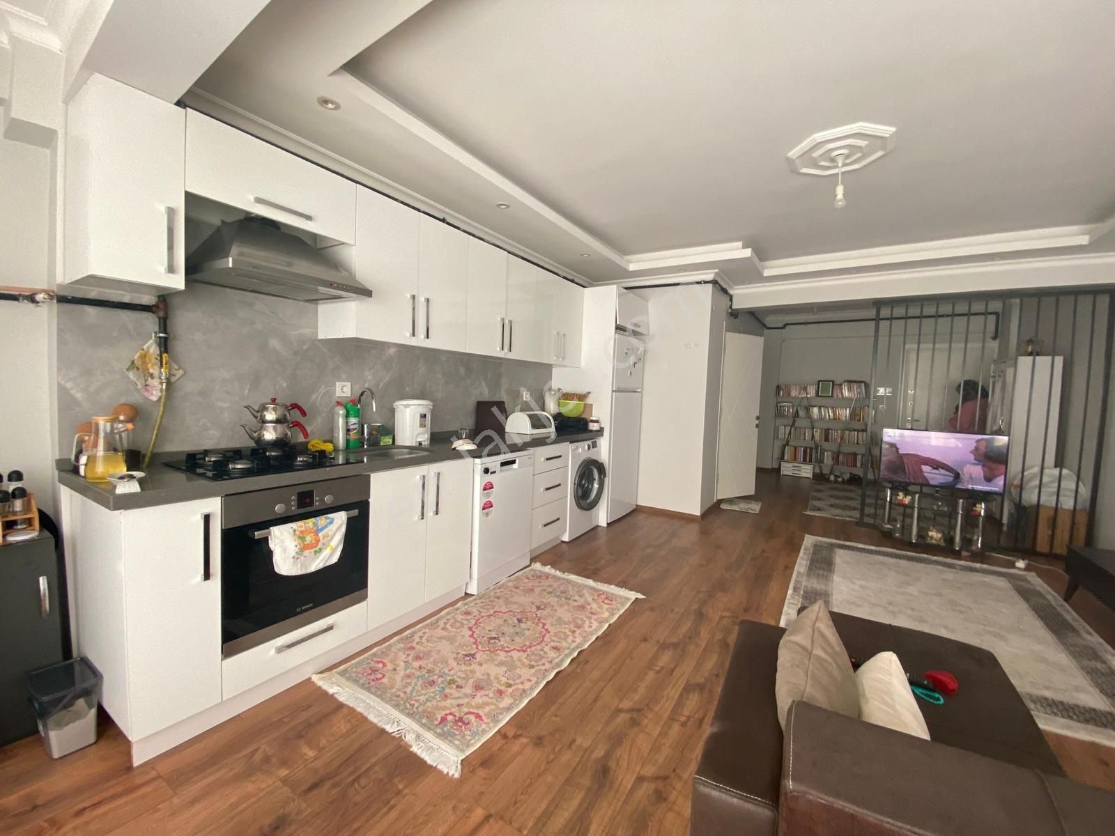 Yeni Binadan Eşyalı Kiralık Daire