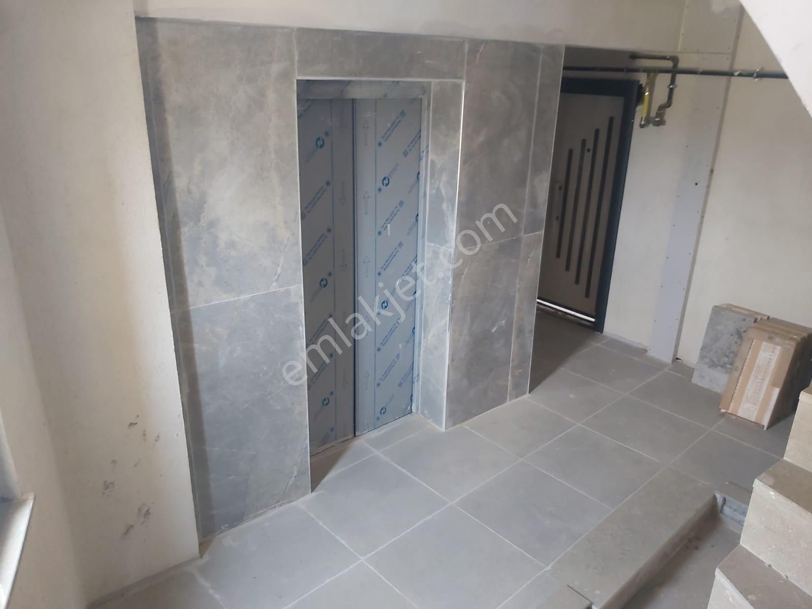 Balıkesir Alt. Dinkçiler Mah. 1+1 45 M2 Ara Kat Satılık Daire