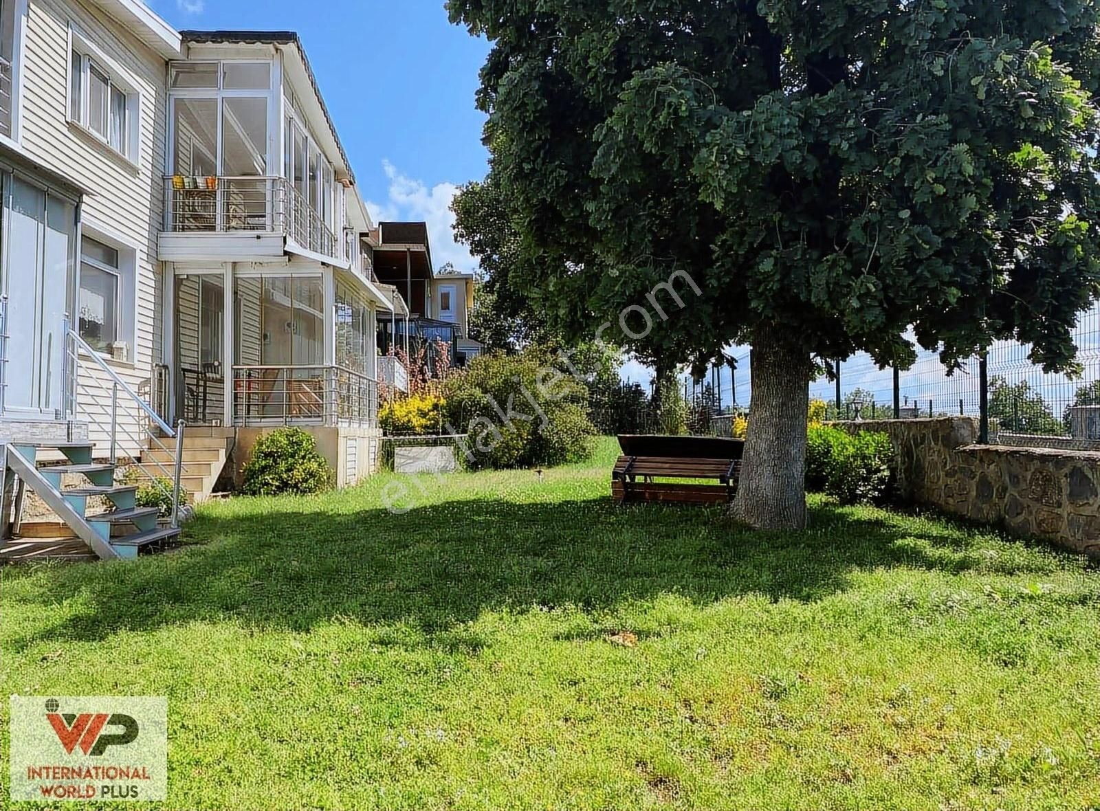 Pendik Emirli De Site İçi Özel Yapım Villa