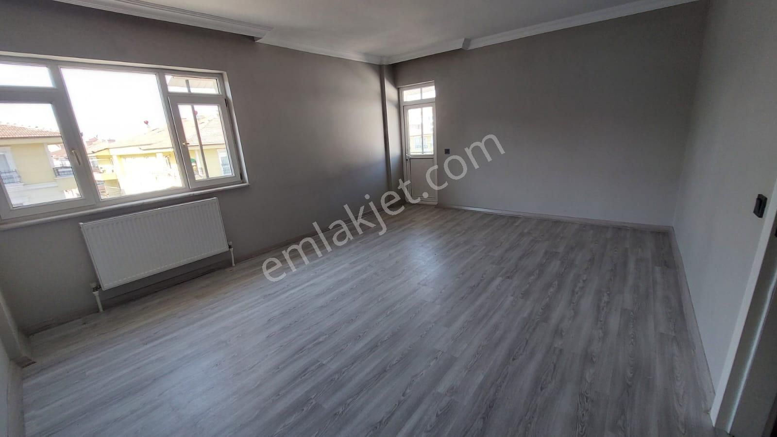 Selçuklu Mah.salon Bağımsız 3+1 3.son Katta Yapılı Satılık Daire