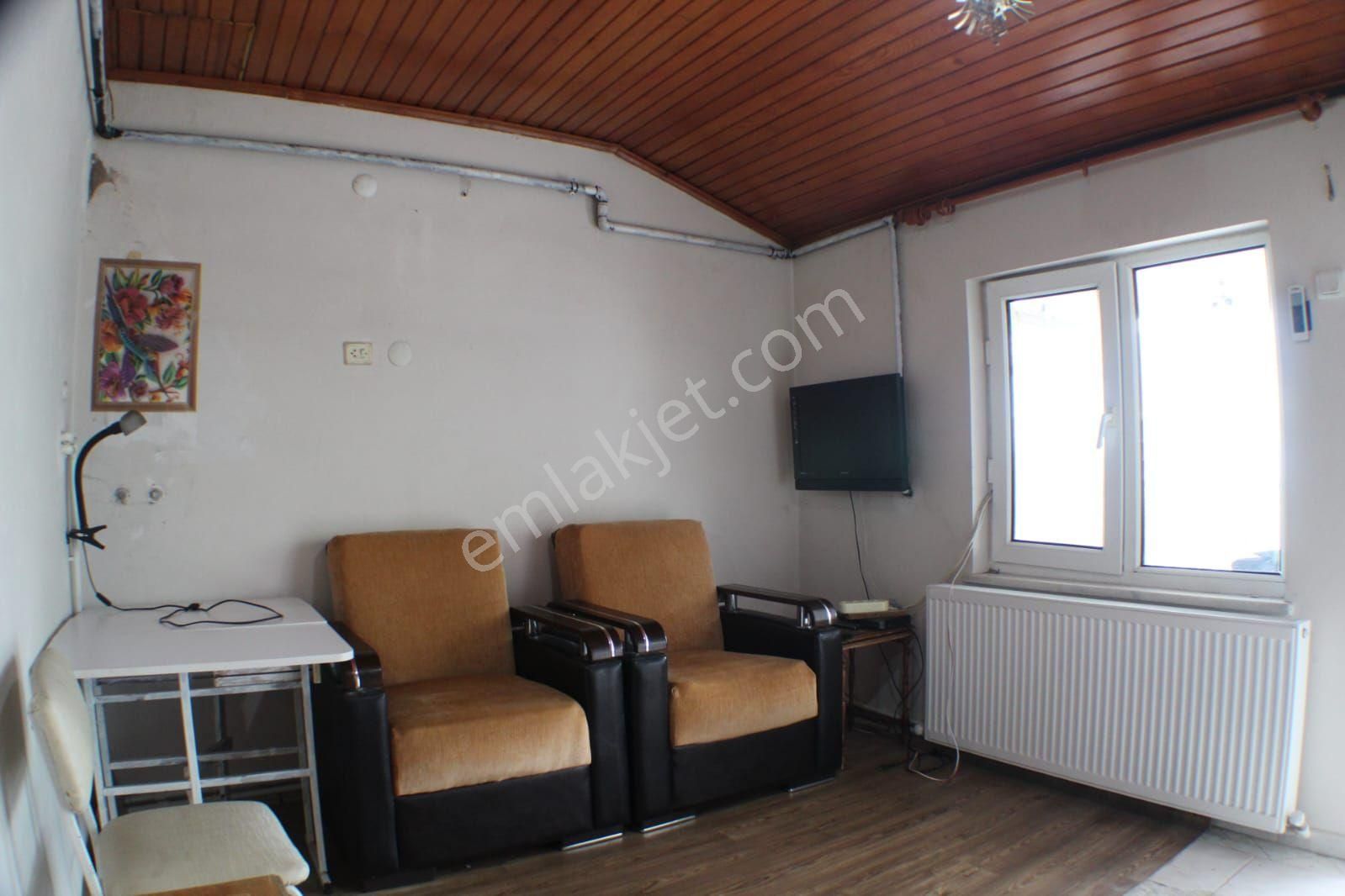 Bursa İbrahimpaşa Mahallesi Dsi Misafirhanesi Karşısı 2+1 3.kat Daire Kiralık