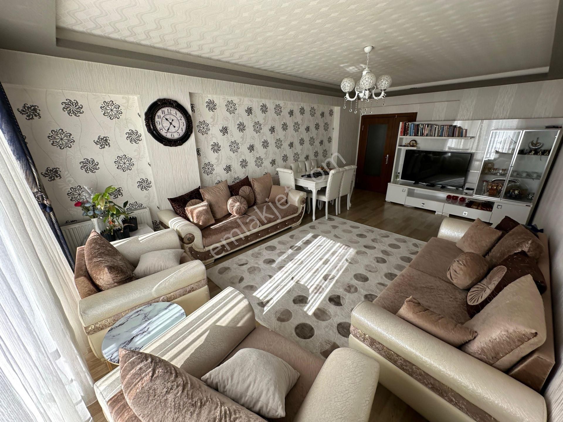 Evim Ankara'dan Atapark'ta Ovacık Yakını Arakat Ön Cephe Full+full Yapılı Geniş 3+1 Fırsatı!!