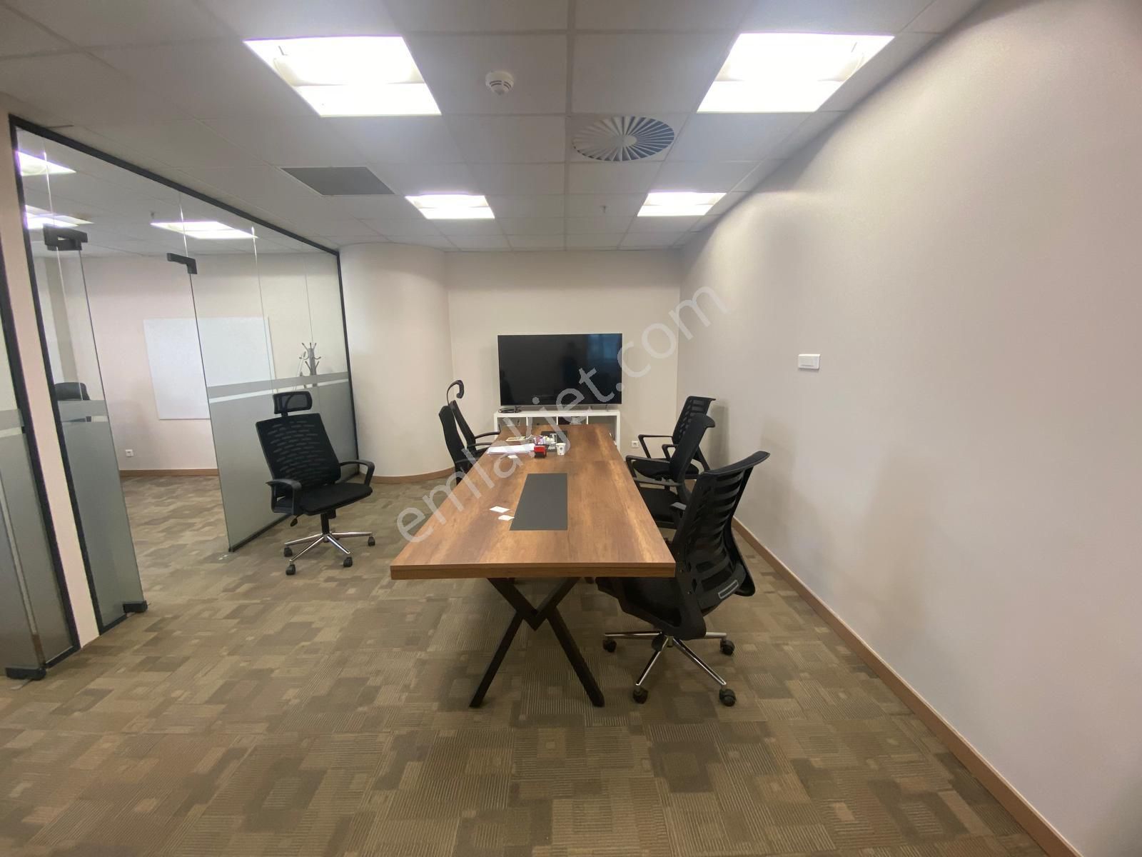 Koza Plaza'da Prestijli 352 M2 Şık Yapılı Kiralık Plaza Katı