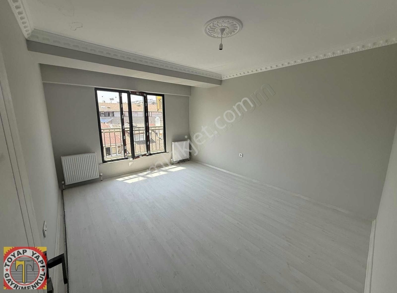 Toyap İnş 50. Yıl'da 180 M2 3+2 Otoparklı Lüx Satılık Dubleks