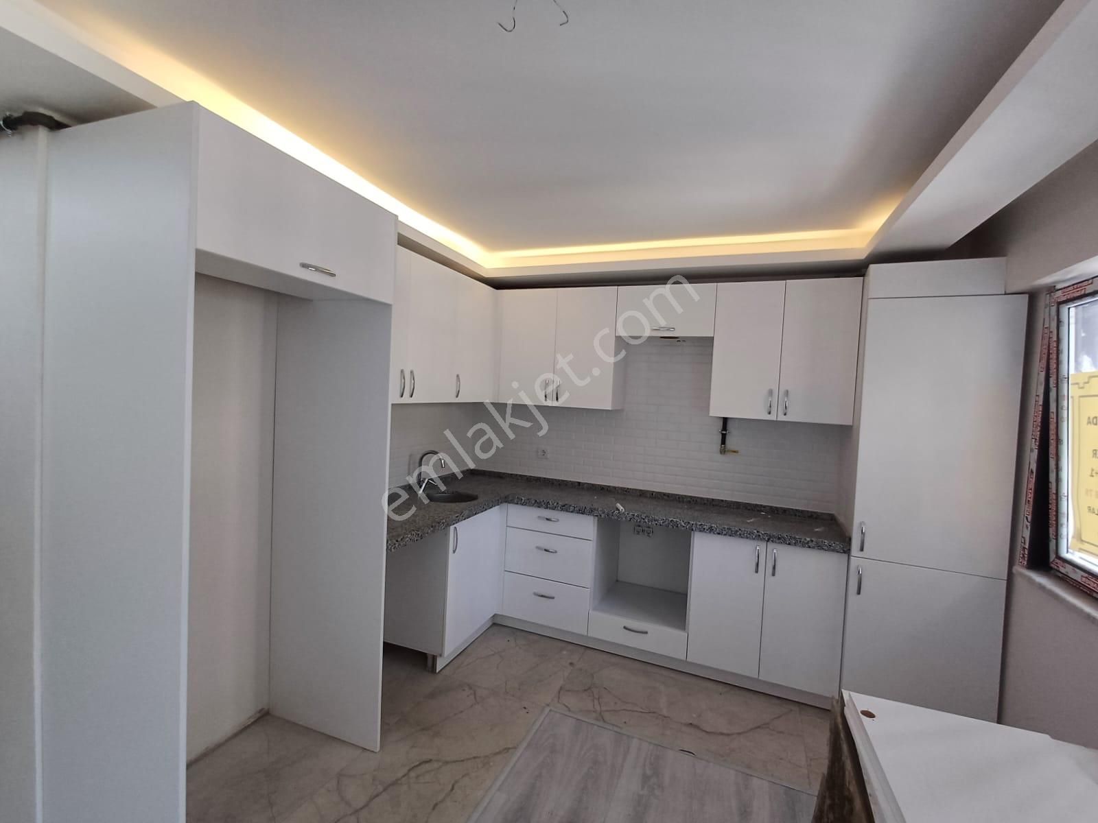 Gültepe De Sıfır Bina Asansörlü Satılık 1+1 Daire Eren Emlak'ta
