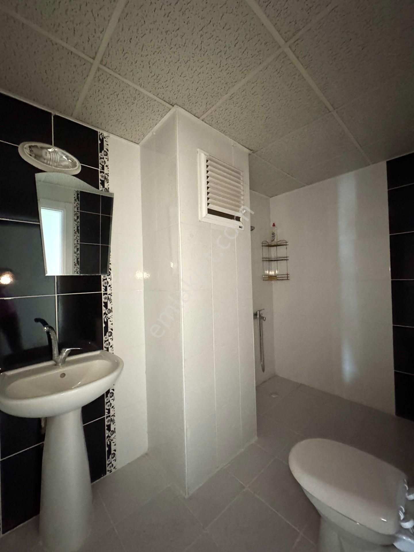 Gebizli Mahallesi Asansörlü Ayrı Mutfaklı Geniş Dubleks - Görsel 26