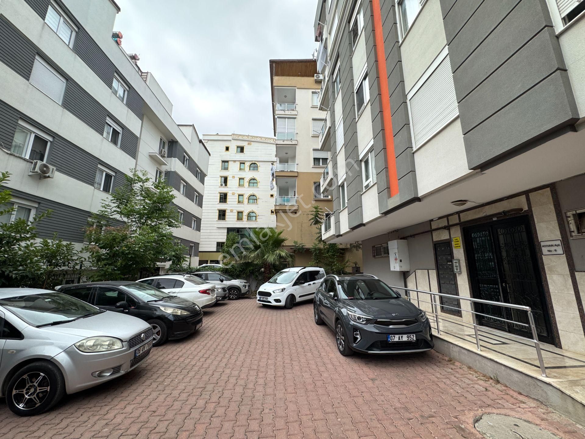 Gebizli Mahallesi Asansörlü Ayrı Mutfaklı Geniş Dubleks - Görsel 34