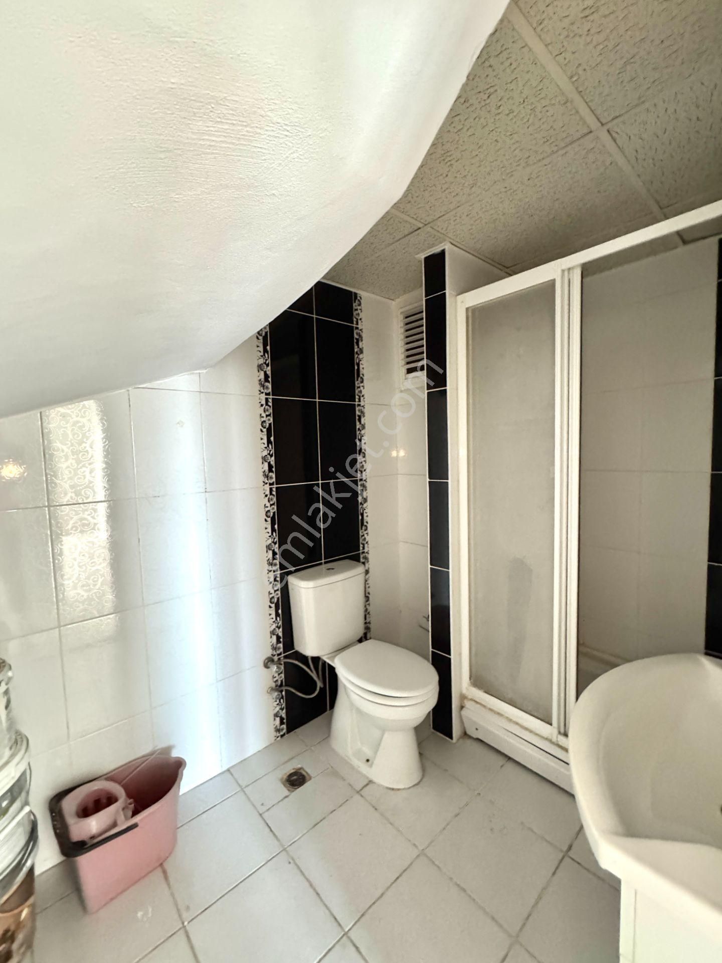 Gebizli Mahallesi Asansörlü Ayrı Mutfaklı Geniş Dubleks - Görsel 15