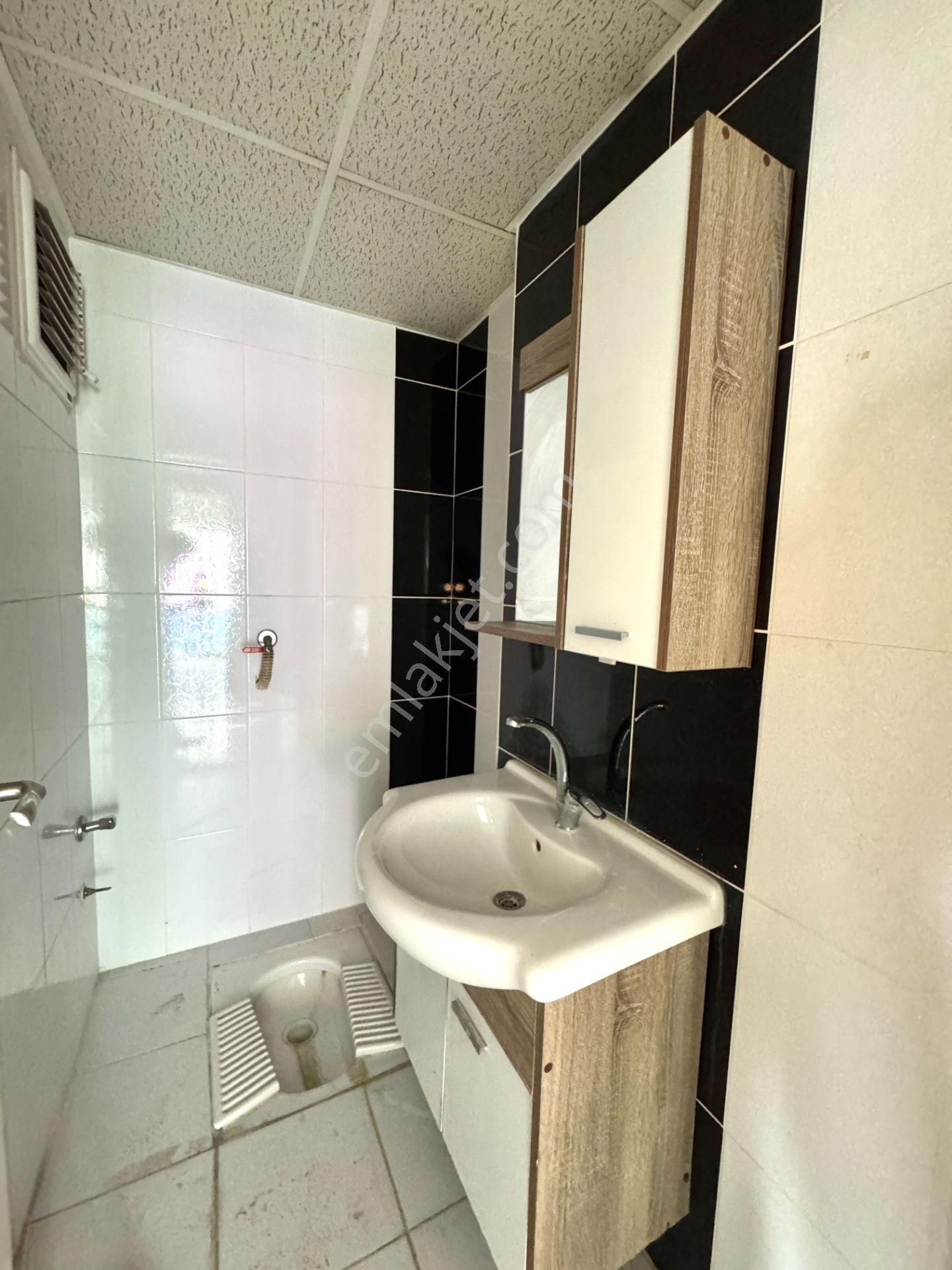 Gebizli Mahallesi Asansörlü Ayrı Mutfaklı Geniş Dubleks - Görsel 11