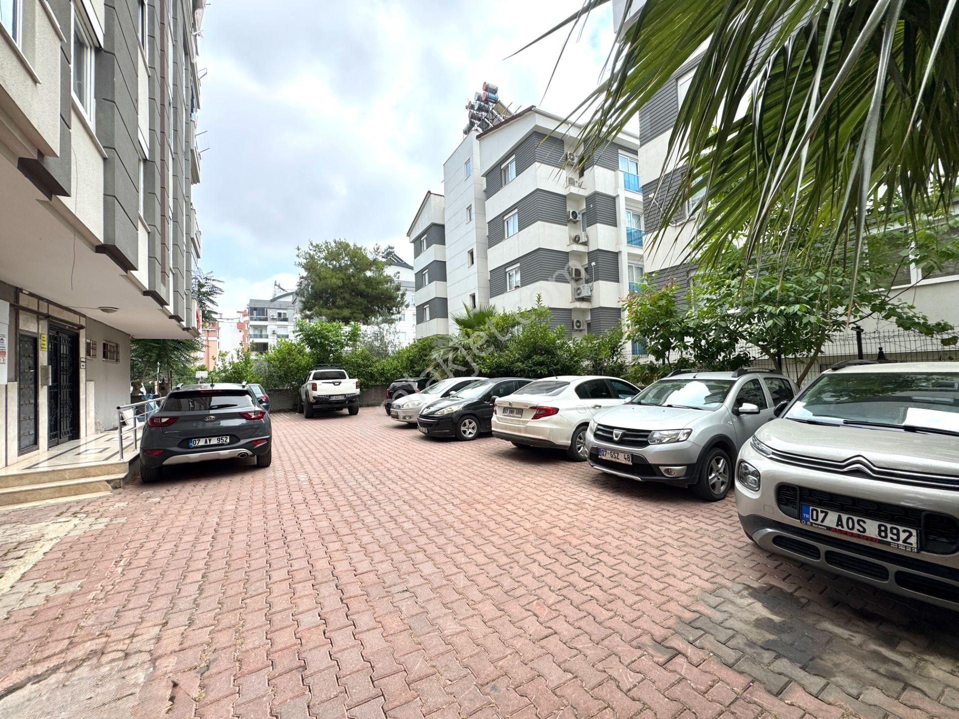 Gebizli Mahallesi Asansörlü Ayrı Mutfaklı Geniş Dubleks - Görsel 33