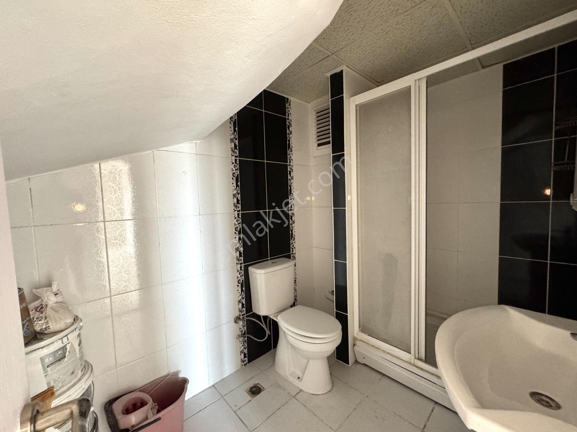 Gebizli Mahallesi Asansörlü Ayrı Mutfaklı Geniş Dubleks - Görsel 16