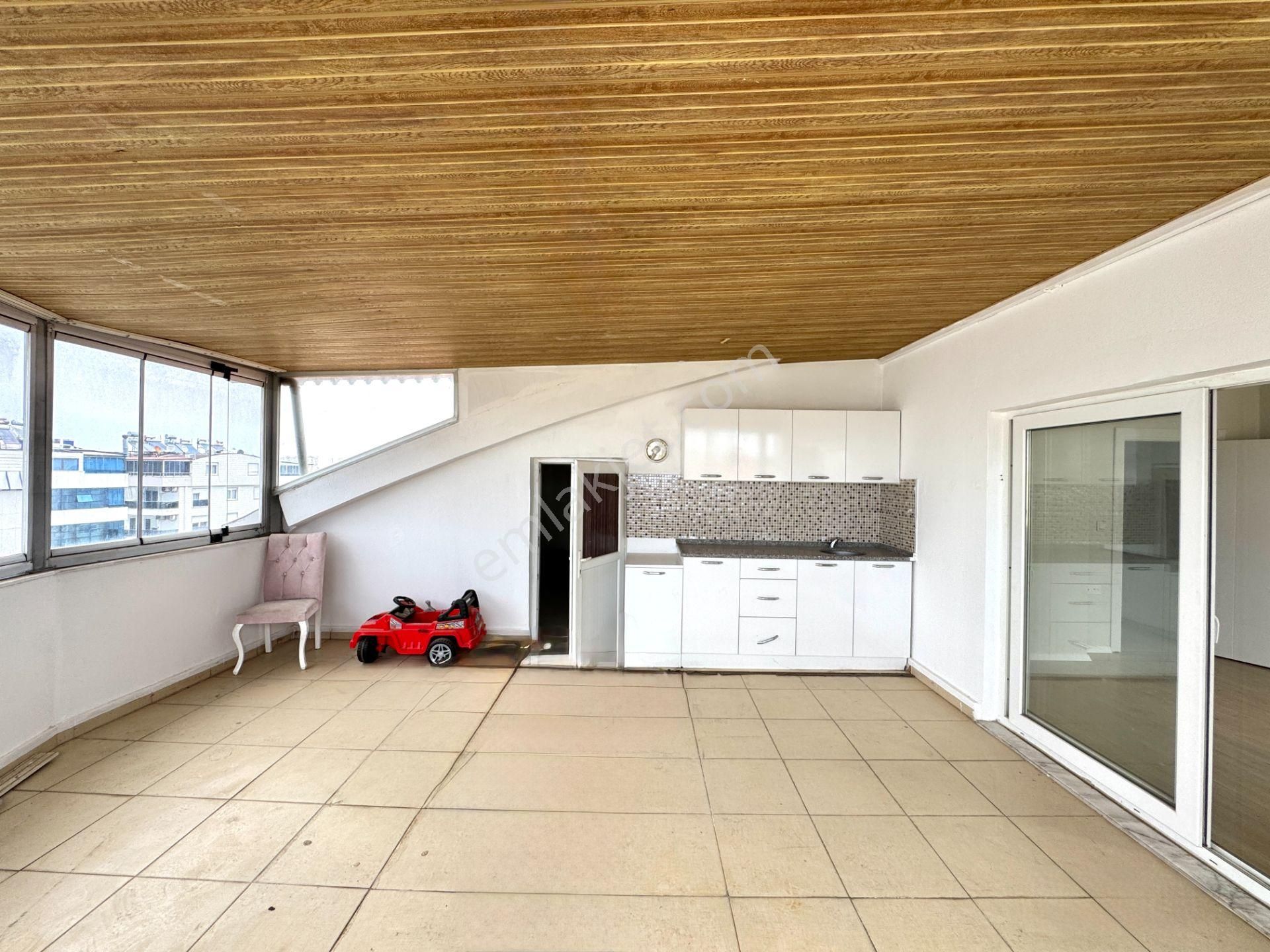 Gebizli Mahallesi Asansörlü Ayrı Mutfaklı Geniş Dubleks - Görsel 19