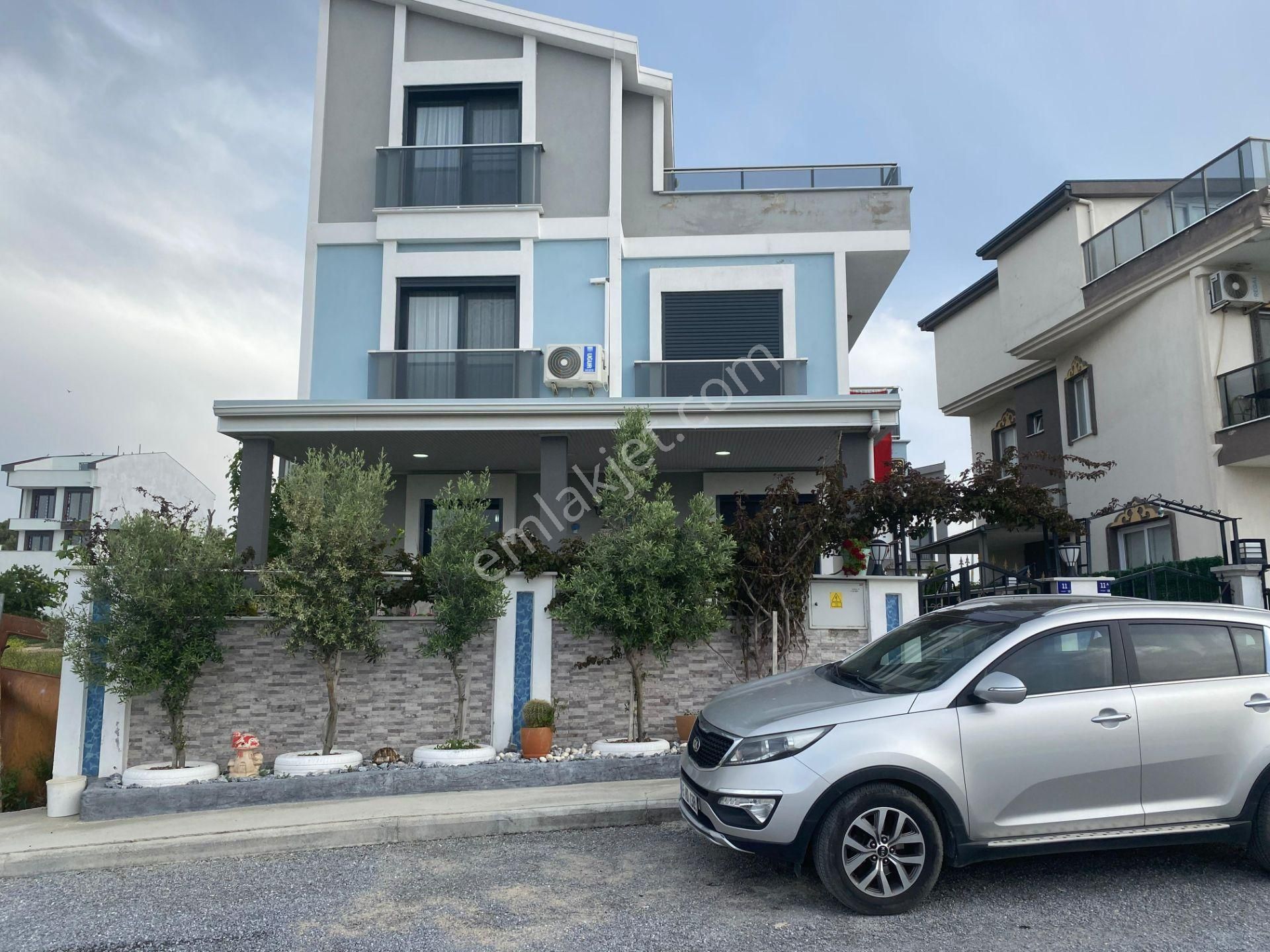 Didim'de Satılık Deniz Mnzaralı Geniş Verandalı Ful Eşyalı Villa