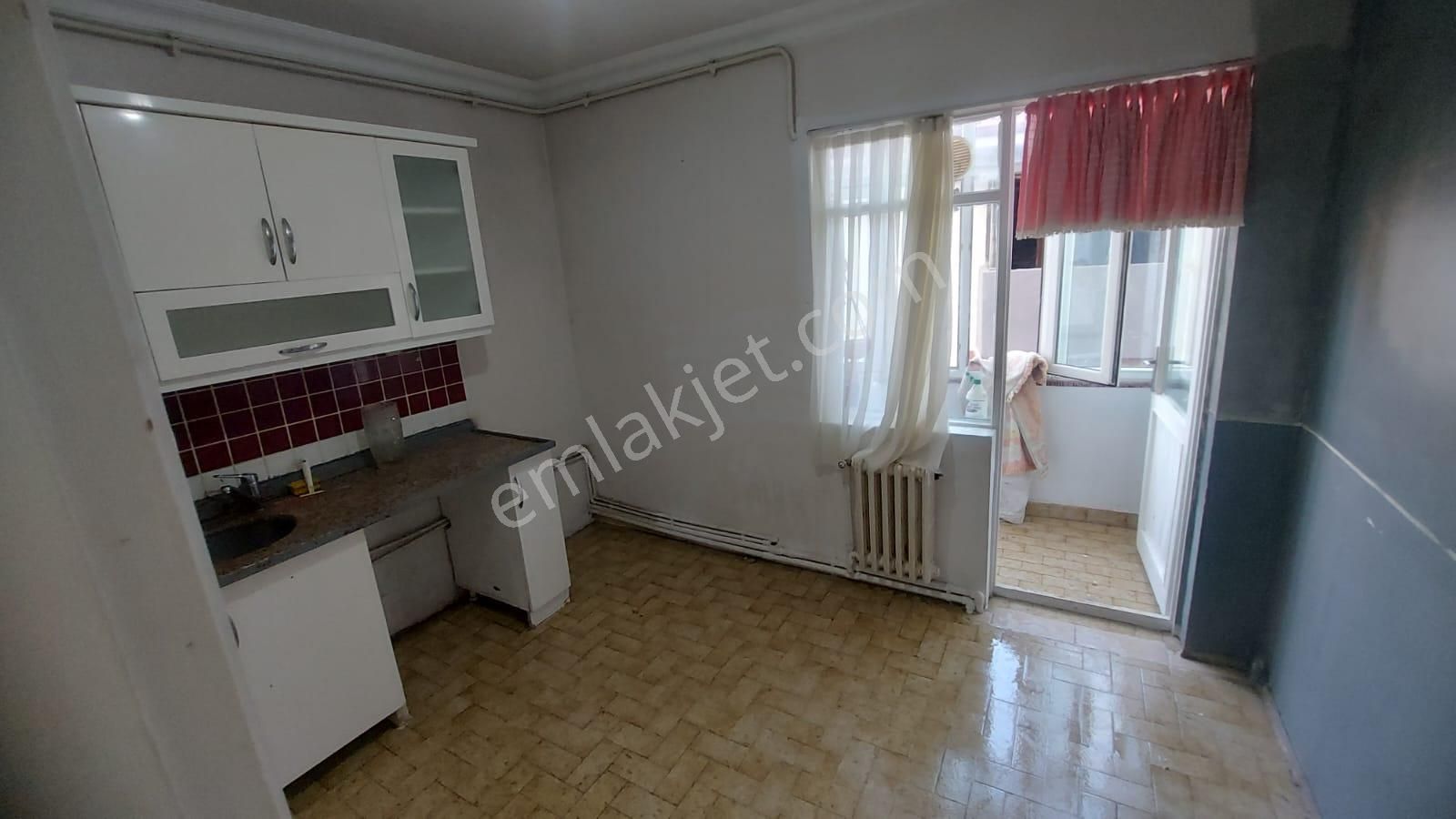 Adapazarı Merkezde Satılık 3+1 Daire