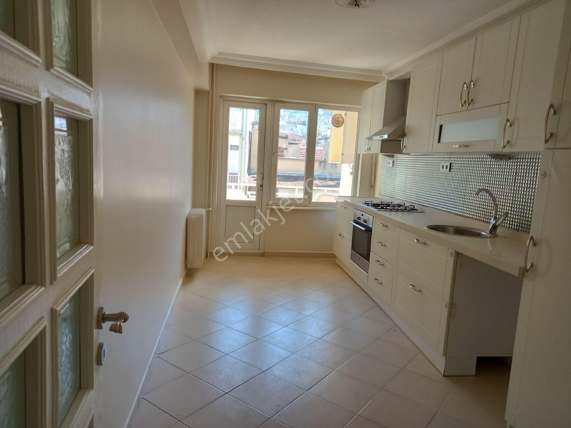 Bursa Altıparmakta Bakımlı Satılık Daire