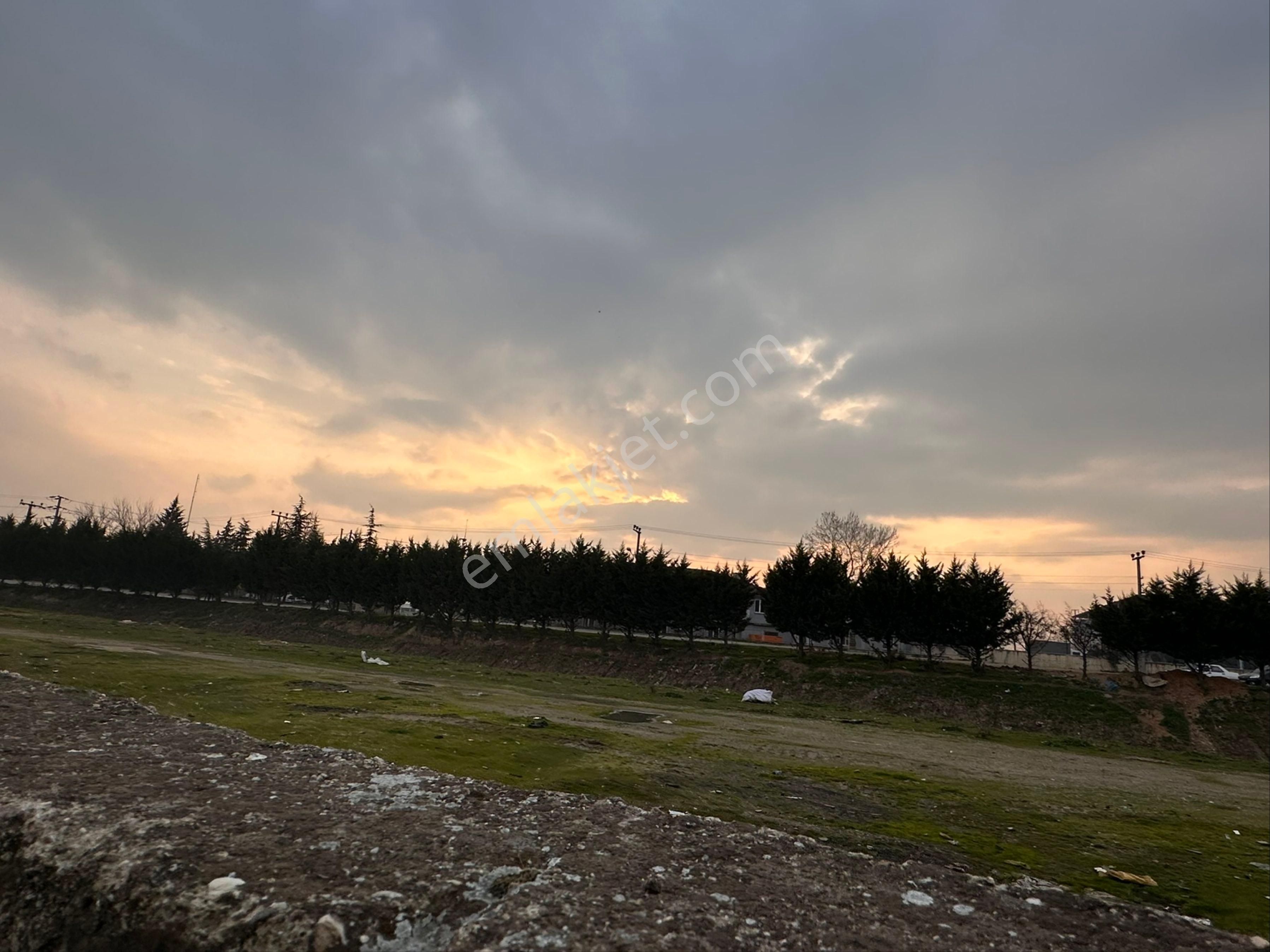 Yenişehir Merkezi Konumda Satılık 3 Katlı İmarlı Arsa