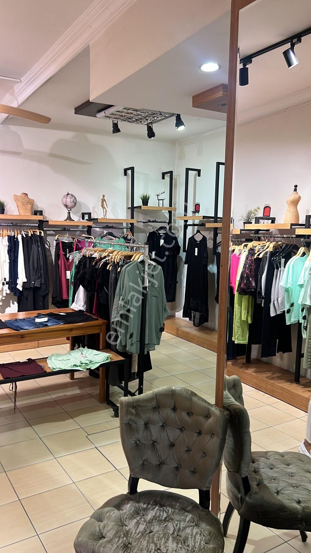 Kıbrıs Şehitleri Caddesi'nde Kiracılı Yatırımlık Satılık Dükkan - Görsel 3