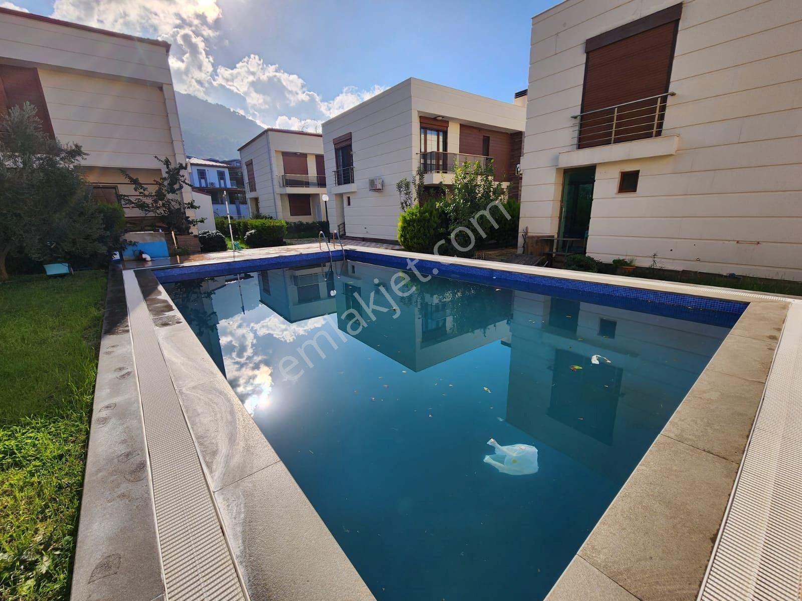 Kuşadası Güzelçamlı Yol Üzeri 4+2 Kısmi Eşyalı Satılık Tek Müstakil Villa - Görsel 28