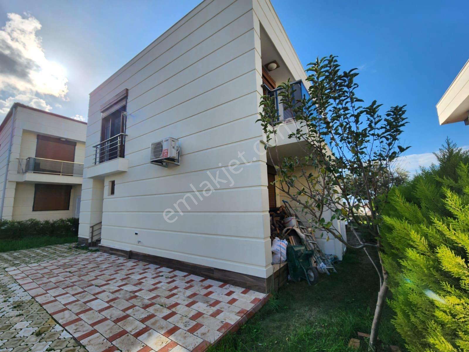 Kuşadası Güzelçamlı Yol Üzeri 4+2 Kısmi Eşyalı Satılık Tek Müstakil Villa - Görsel 30