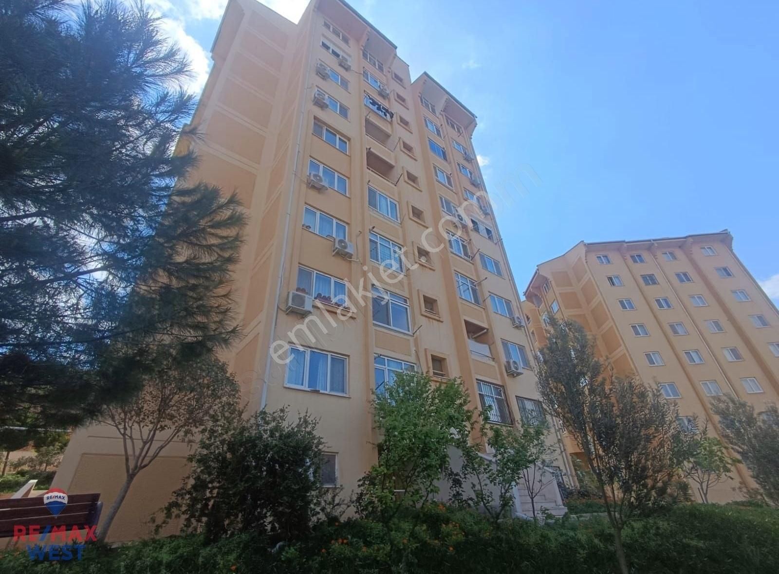 Menemen Ahıska Toki Konutlarında 2+1 Tadilatlı Satılık Daire