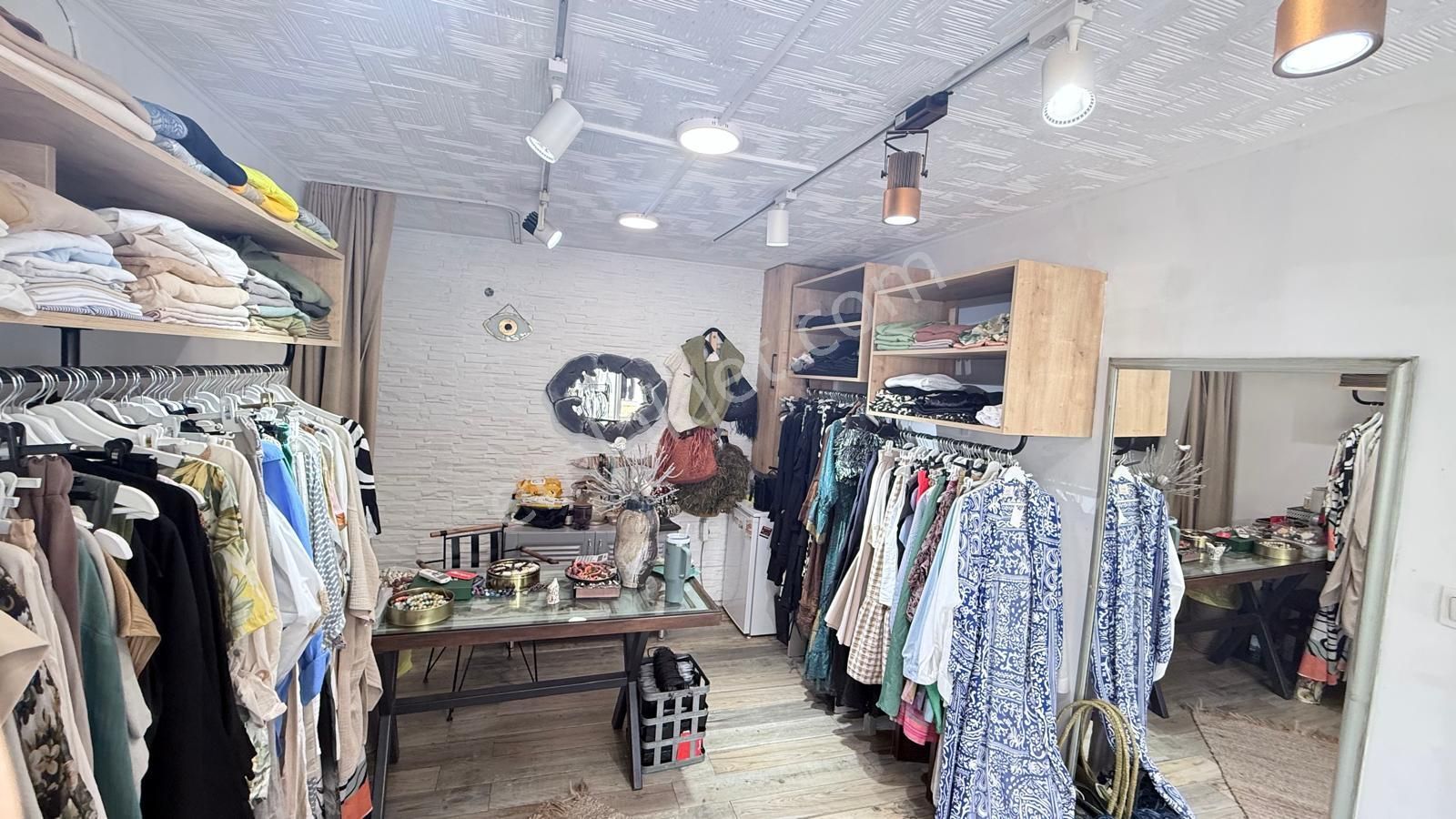 Göztepe Mithatpaşa Caddesi'nde Kiracılı Satılık Dükkan - Görsel 3