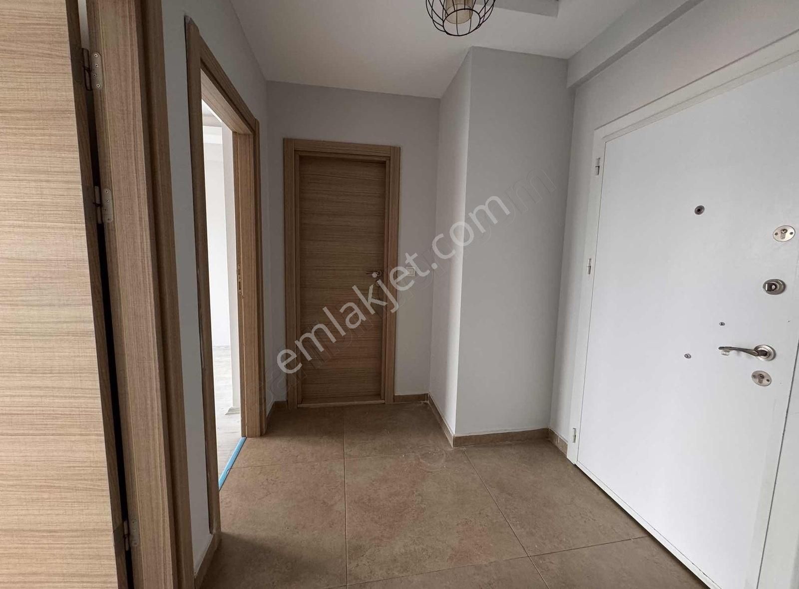 Bayraklı Fuat Edip Baksı Mh. 2+1 Açık Mutfak Doğalgaz&asansörlü