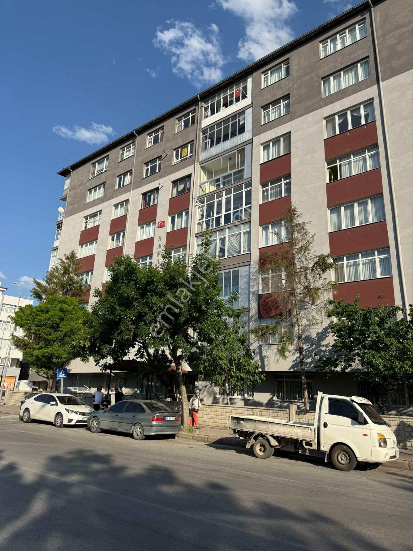 Anadolu Emlaktan Satılık Bozantı Caddesinde Satılık Daire