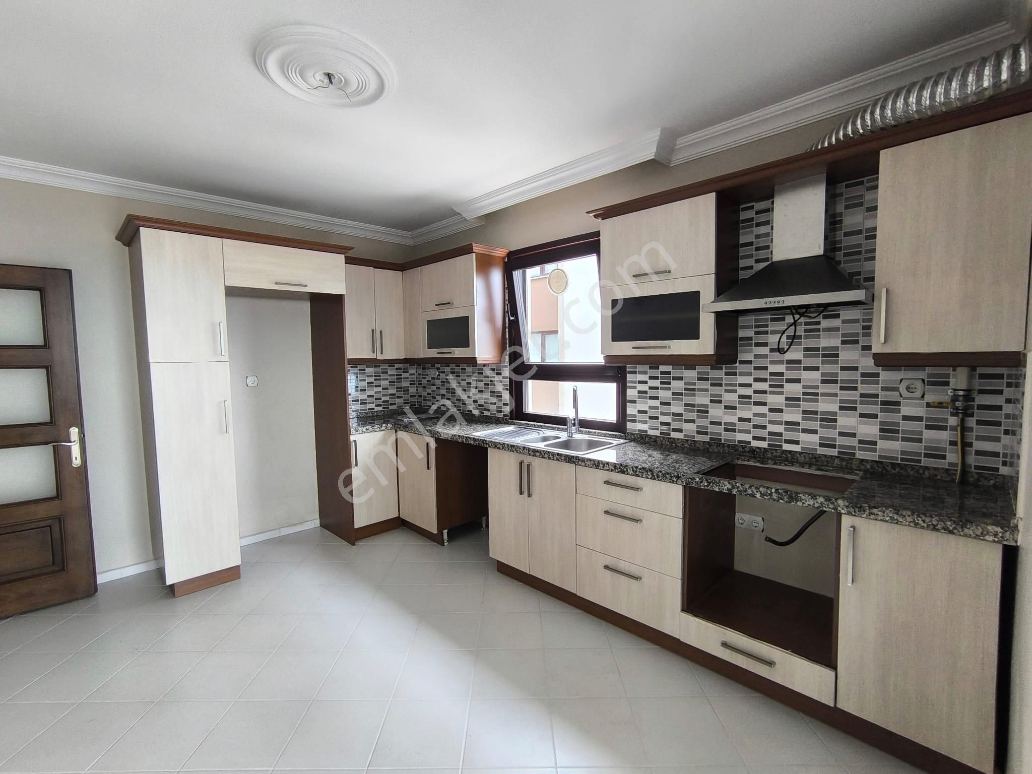 Deniz & Ana Yol Cepheli Geniş 3+1 Kiralık Daire - Akçaabat Söğütlü