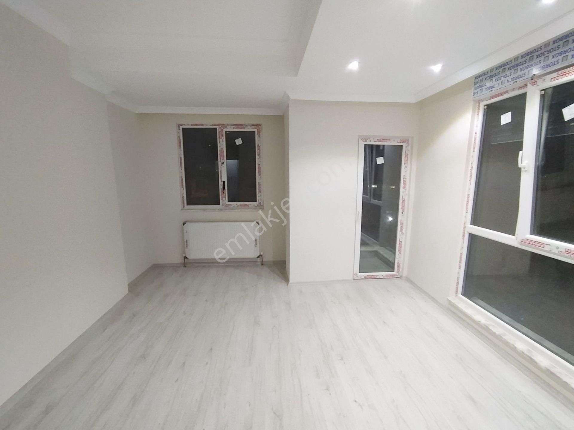 Mithatpaşa Cad Üzerinde İskanlı Arakat 2+1 Tapu Masrafsız