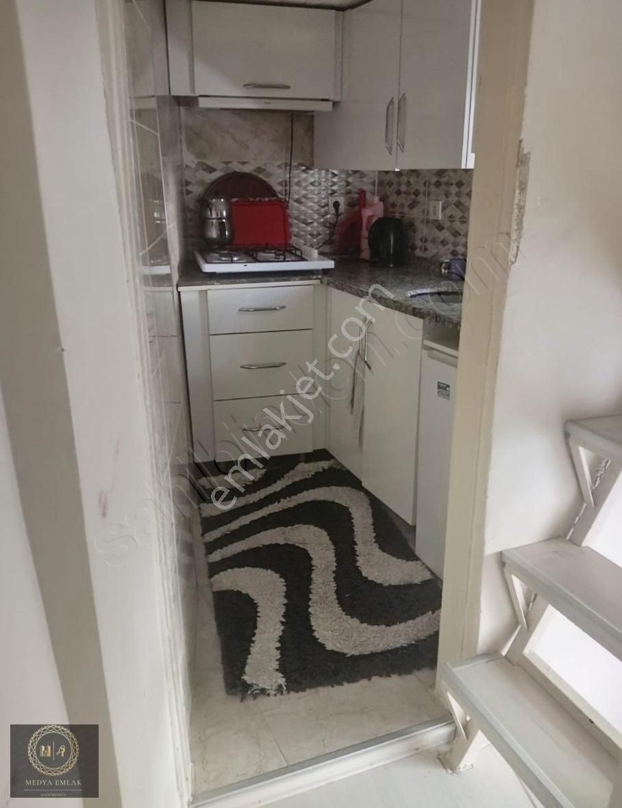 Medya'dan Fatih'de Eşyalı Satılık Müstakil Dubleks Daire