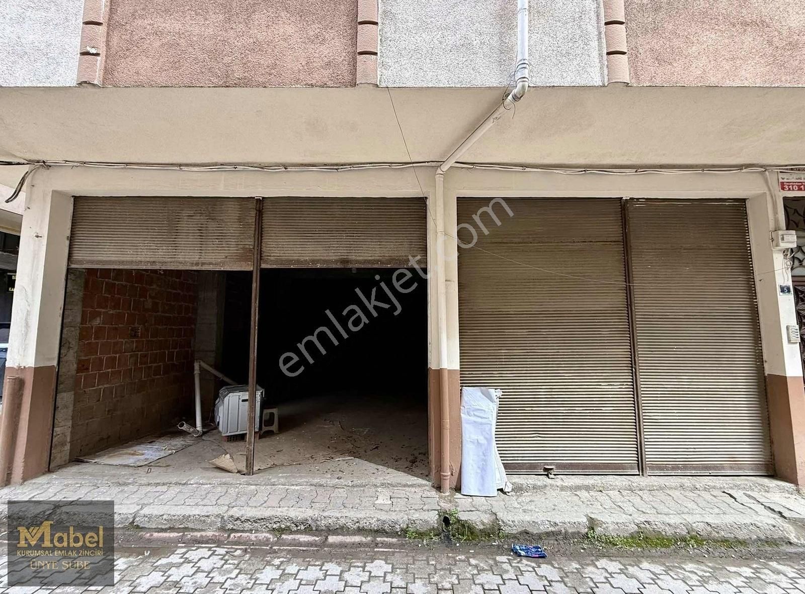Mabel'den - Çarşıda Merkezi Konumda Köşebaşı İşyeri Fırsat !!