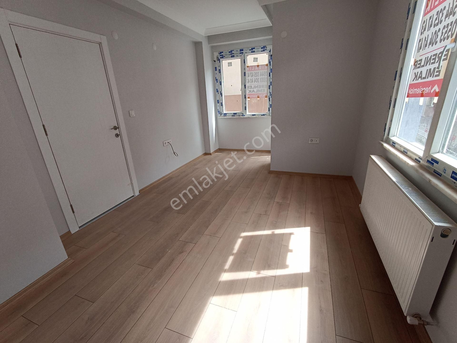 Ambarlı Balaban Caddesi Yavuz Sokakta Yeni Binada 85 M2 2+1 Üçüncü Kat Ön Cephe Daire.