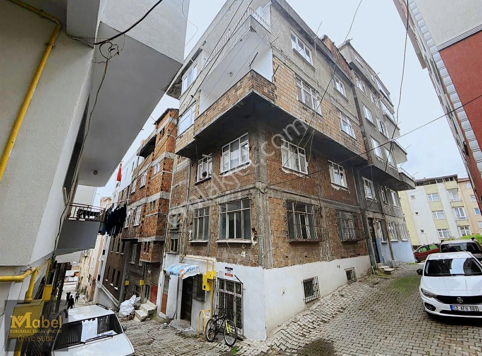 Mabel'den **şehrin Göbeğinde Okullar Bölgesinde** 3+1 Daire!!!