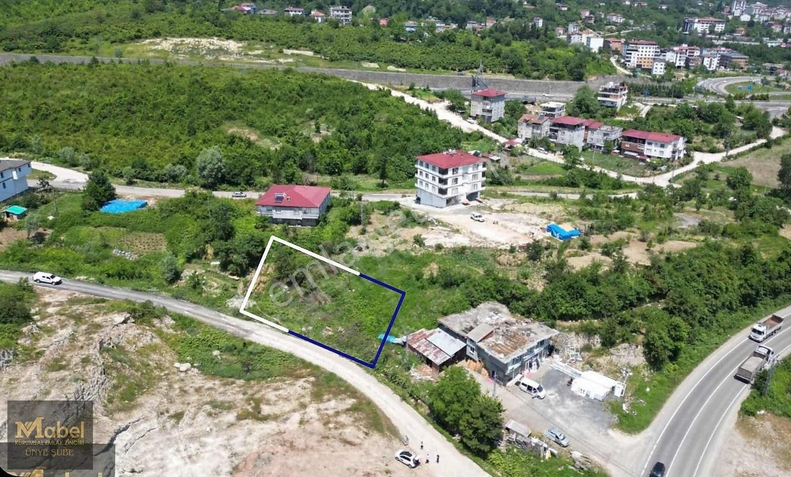 Mabel'dn Çvre Yolu Üstnde Tüm İş Kolarına Yakn 4 Kat İmarlı Arsa