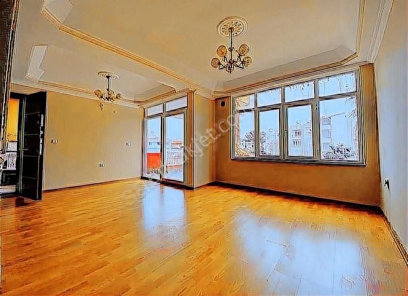 Alanya'da Denize Sıfır Konumda Sitede 2+1 Satılık Daire