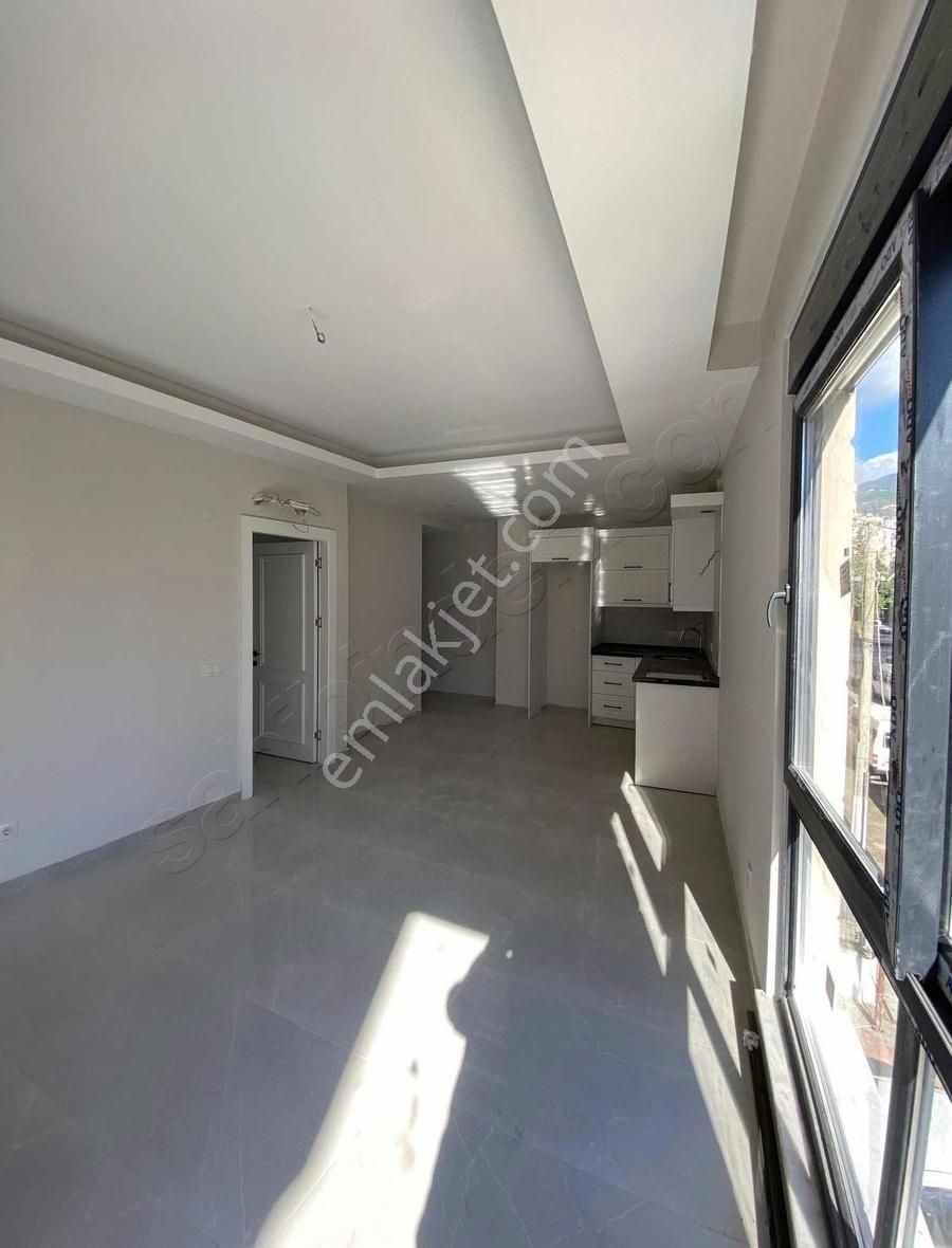 Saray Mahallesi Yeni 1+1 Daire