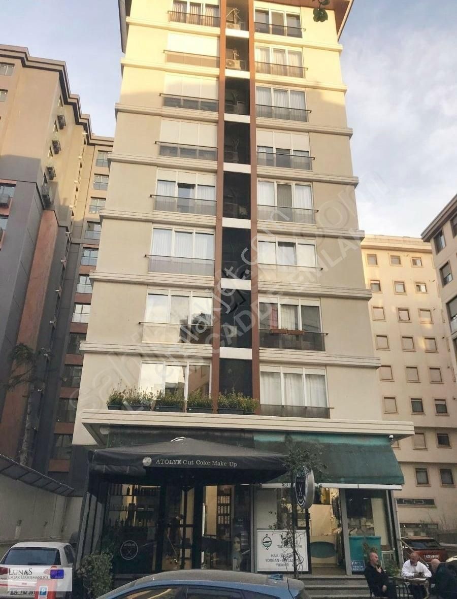 Suadiye Cami Sk.da Caddeye Yakın 3+1 Balkonlu Daire - Görsel 3