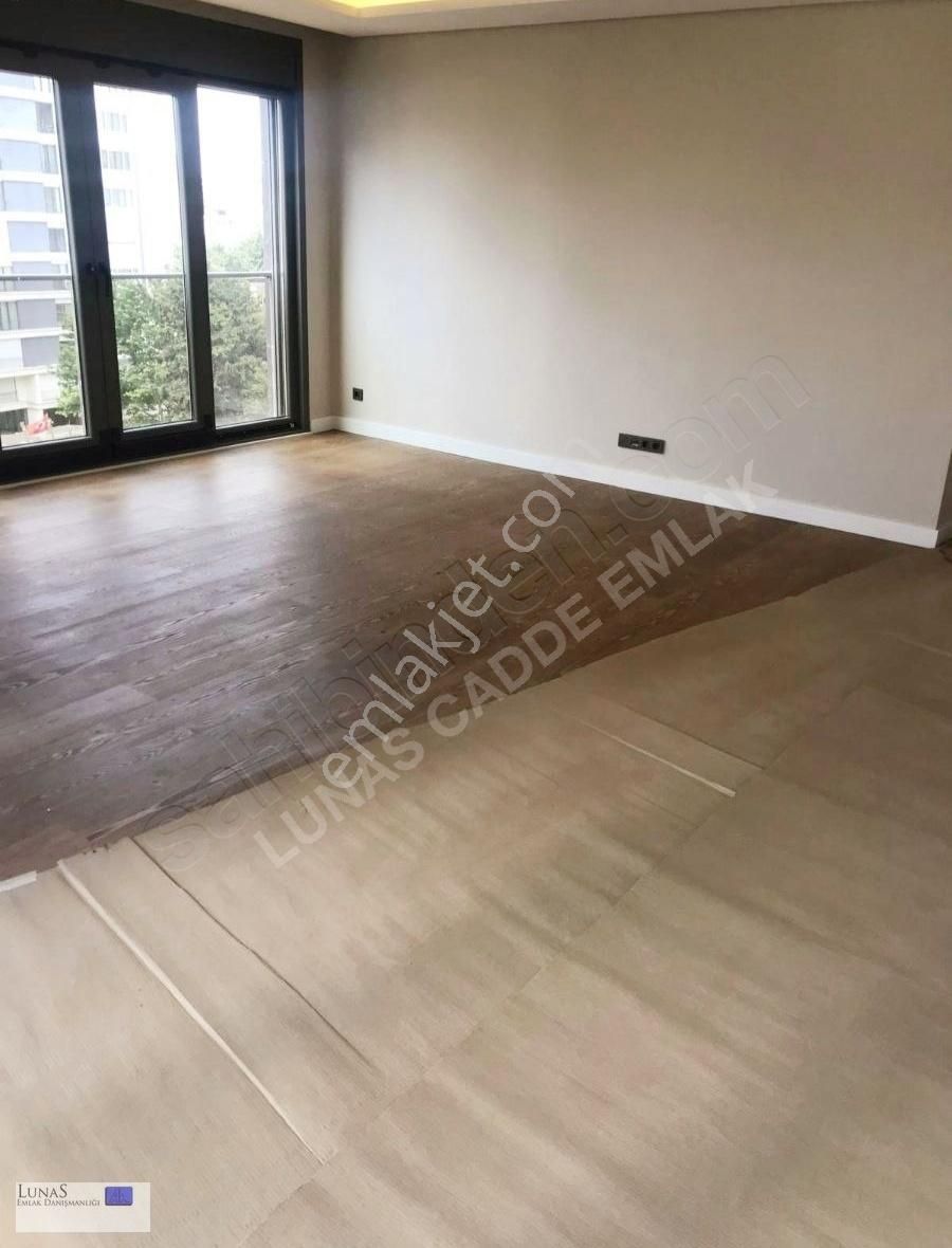 Lunas'dan Ethemefendi Cad. Üzerinde Sıfır Bina Geniş 3+1 Daire - Görsel 4