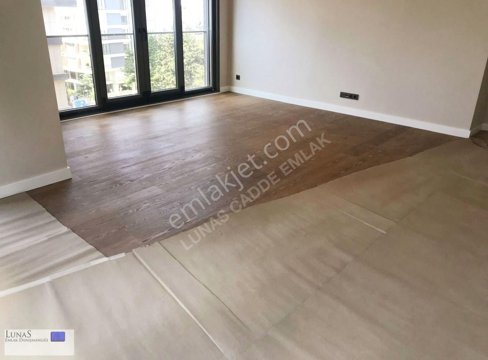 Lunas'dan Ethemefendi Cad. Üzerinde Sıfır Bina Geniş 3+1 Daire - Görsel 24