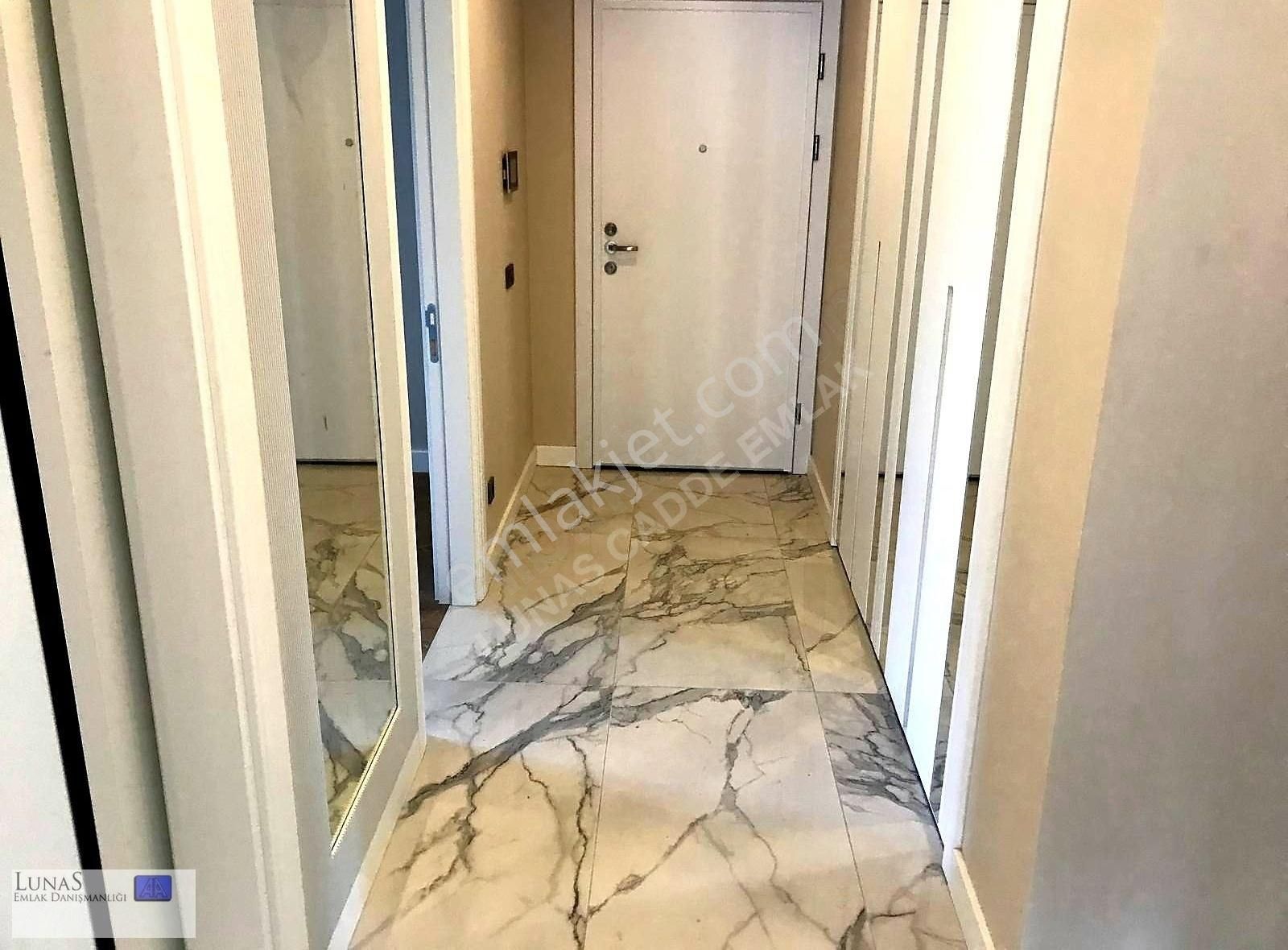 Lunas'dan Ethemefendi Cad. Üzerinde Sıfır Bina Geniş 3+1 Daire - Görsel 35