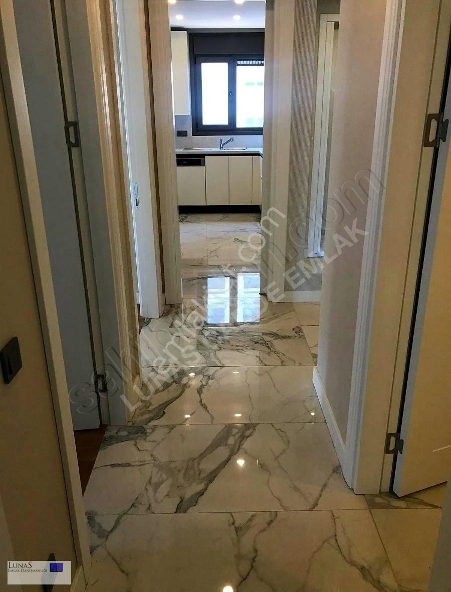 Lunas'dan Ethemefendi Cad. Üzerinde Sıfır Bina Geniş 3+1 Daire - Görsel 2