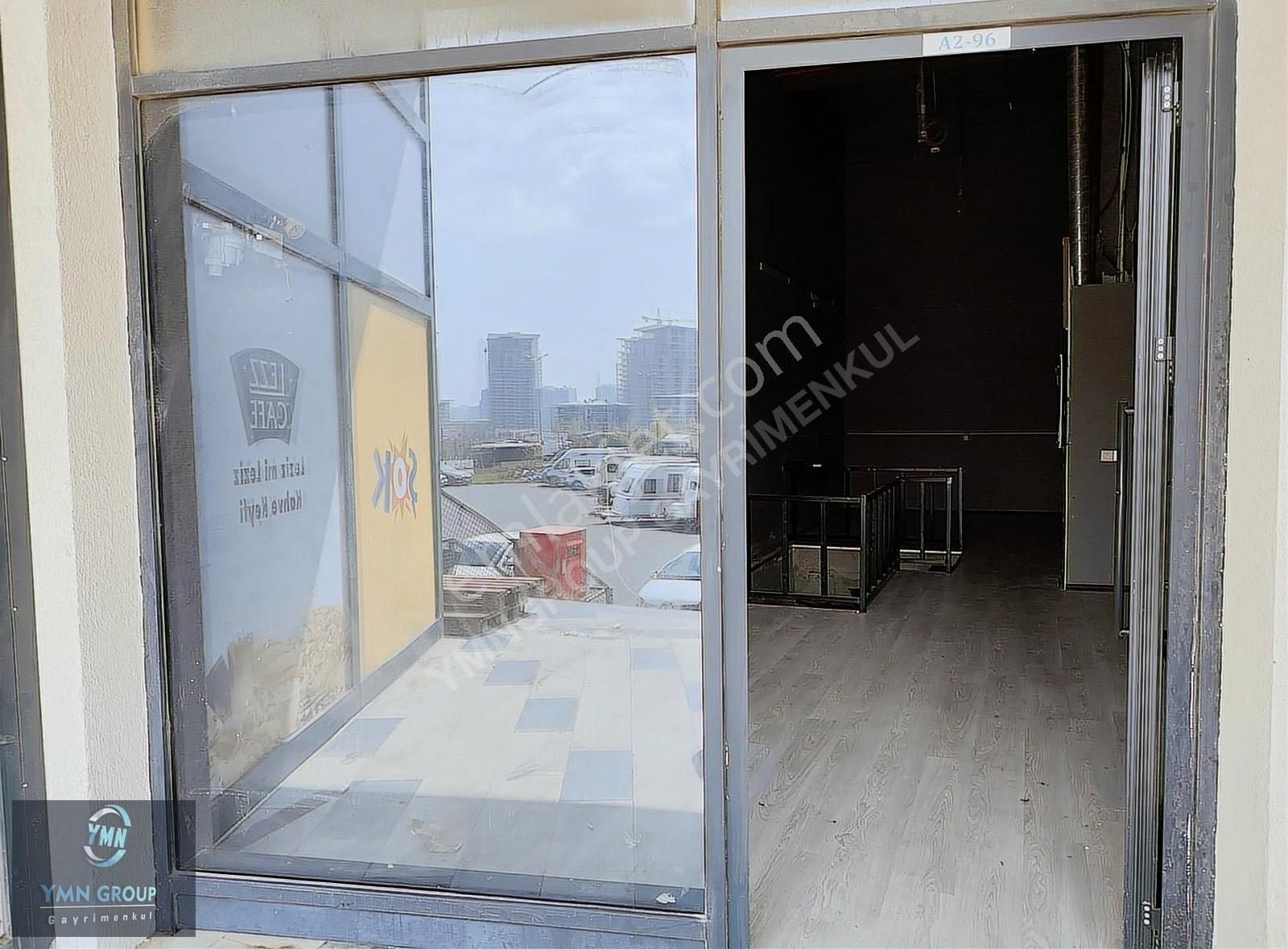 Parkmavera 3 Sitesinde Önü Açık Kiralık Dükkan&mağaza&ofis