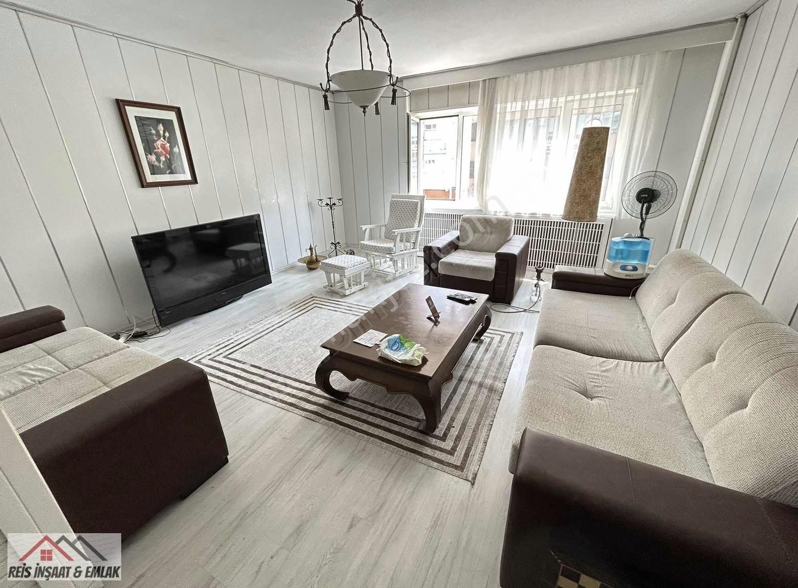 Reisten Osmangazi Sakarya Mah.d 2+1 95m2 Cad Üzeri Ara Kat Daire