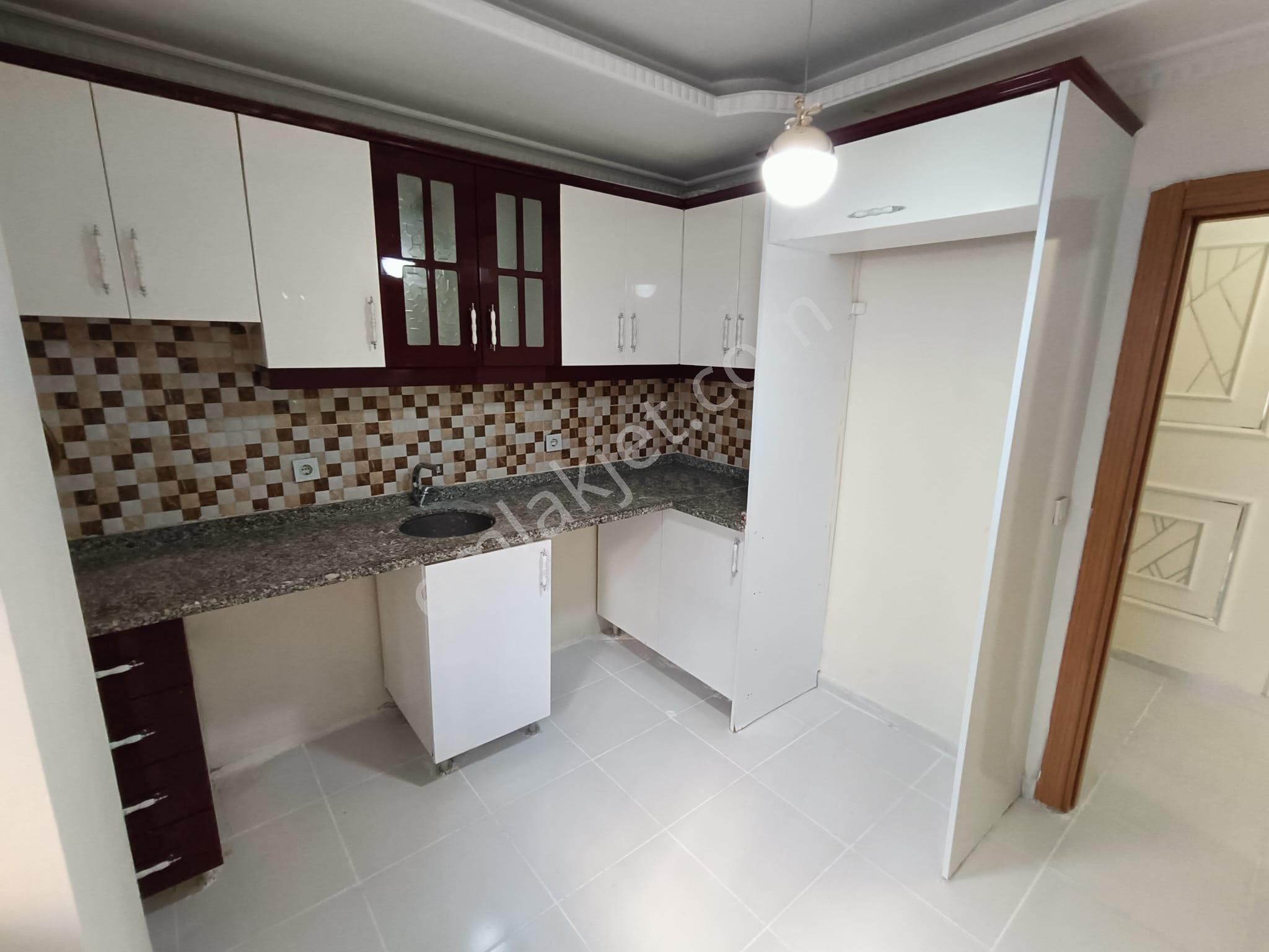 Beylikdüzü Osb Yakınında Acil Satılık 2+1 Daire.
