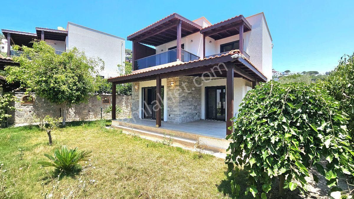 Bodrum Gümüşlükte Satılık Denize 200 Metre Mesafede 3+1 Müstakil Sıfır Villa