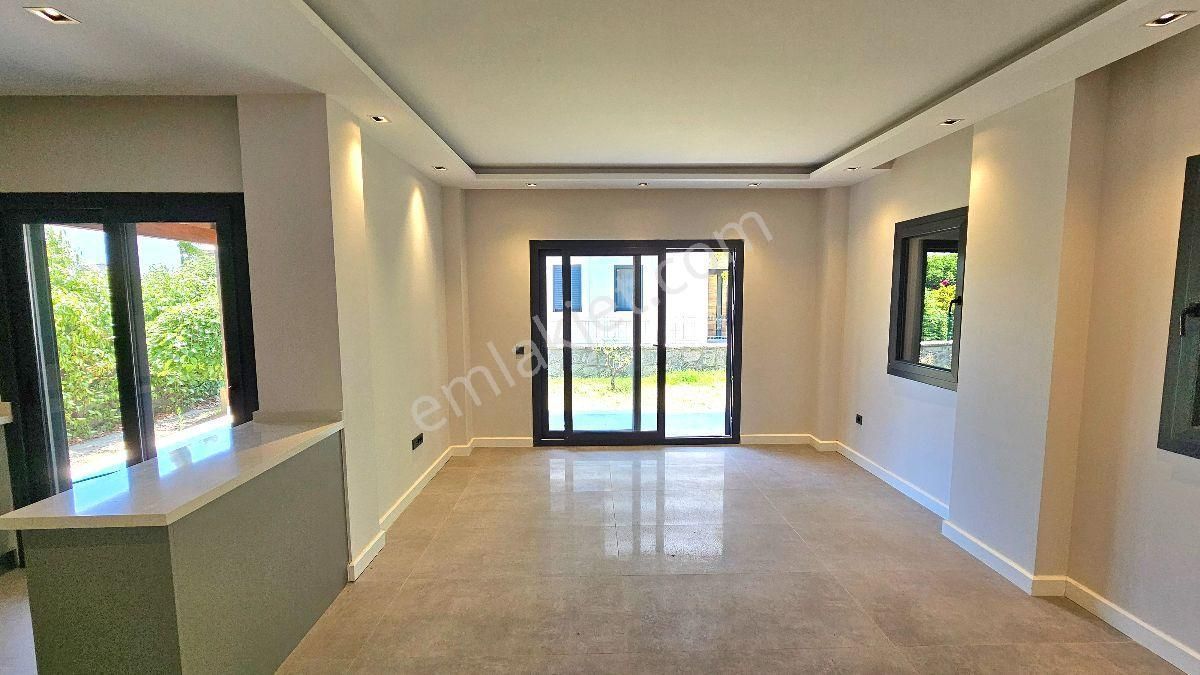 Bodrum Gümüşlükte Satılık Denize 200 Metre Mesafede 3+1 Müstakil Sıfır Villa - Görsel 10